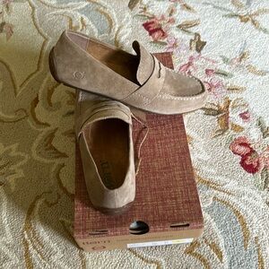 Born Suede Melinda Taupe Loafers NIB, never worn. Size 37, 6.5